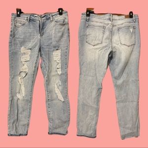 Judy Blue Distressed Boyfriend Jeans 13/31